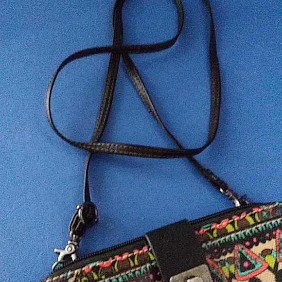 Sakroots Zip Around Wallet w/ Detachable Long Strap Large Slide Pocket on Front - Picture 8 of 8